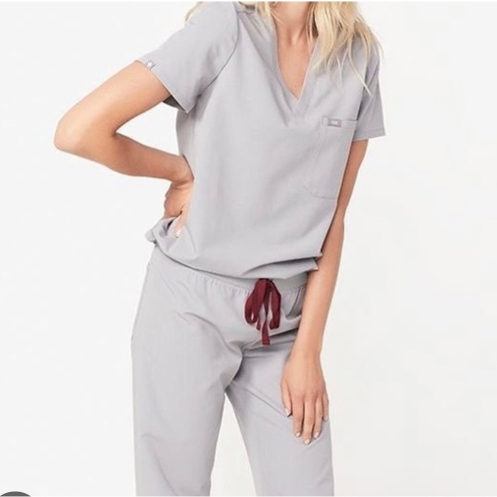 FIGS Cement Scrub Set